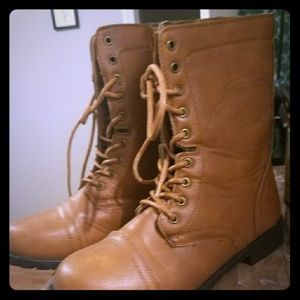 lace up brown boots size 7/8